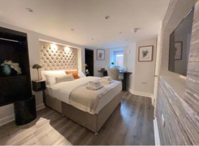 Room 1 (8 Holland Street)